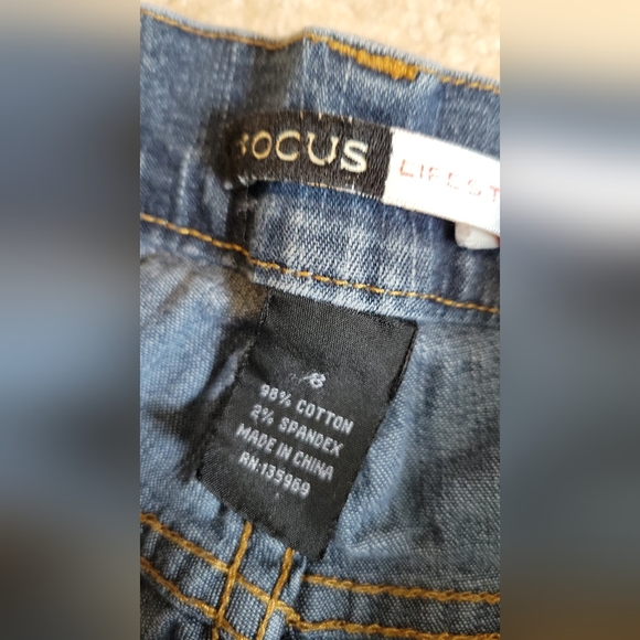 Focus Lifestyle womens size 8 inseam 30" dark wash jeans Used - Picture 6 of 11